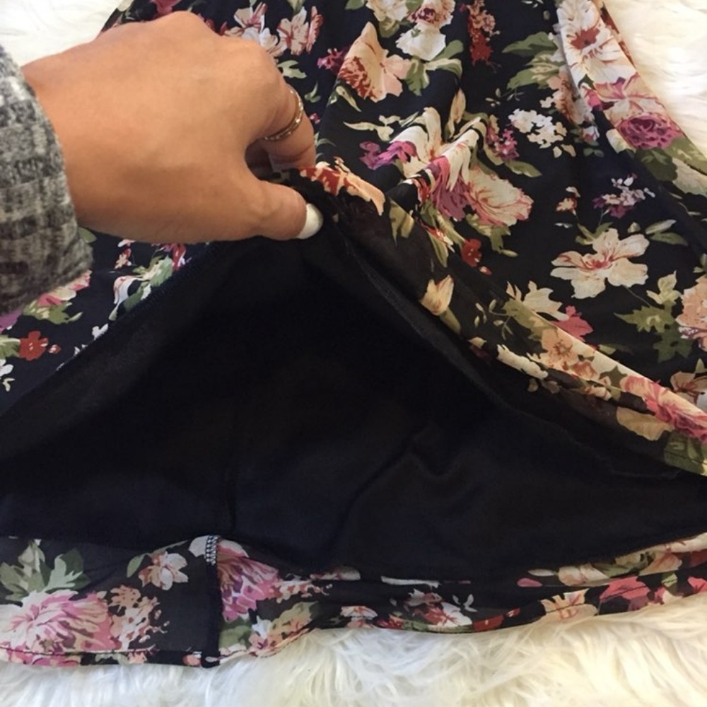 Mesh Floral Skirt *BRAND NEW* - Picture 2 of 5